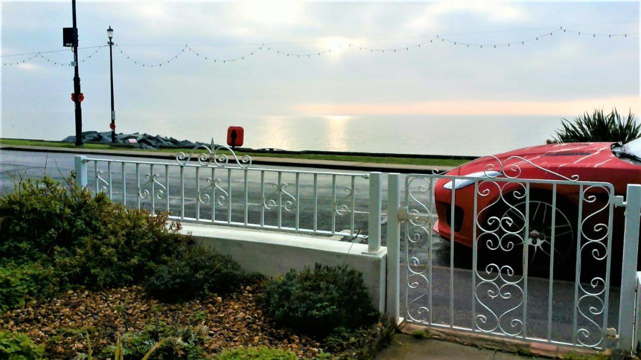 Beachfront Studio Apartment Felixstowe Luaran gambar